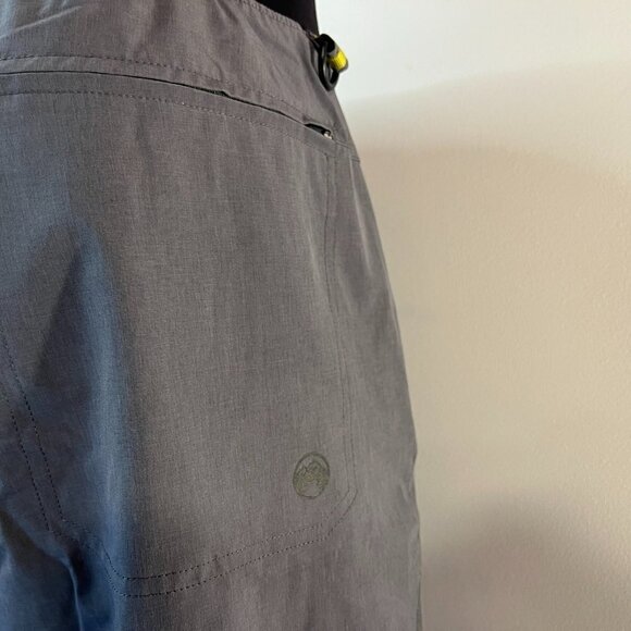 Wind River Outfitting Co. Men's Grey No Fly Zone Shorts - Size 38 - Picture 2 of 4